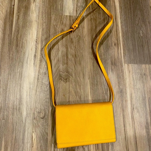 NWOT Mustard crossbody wallet - Picture 1 of 2